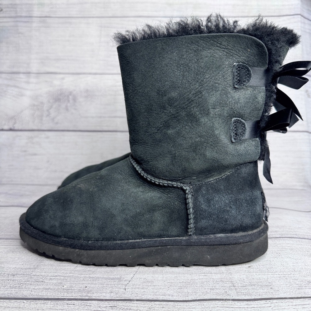 UGG Australia Bailey Bow II Black Suede Boots size 5 Mid Calf 3280 Satin Ribbons